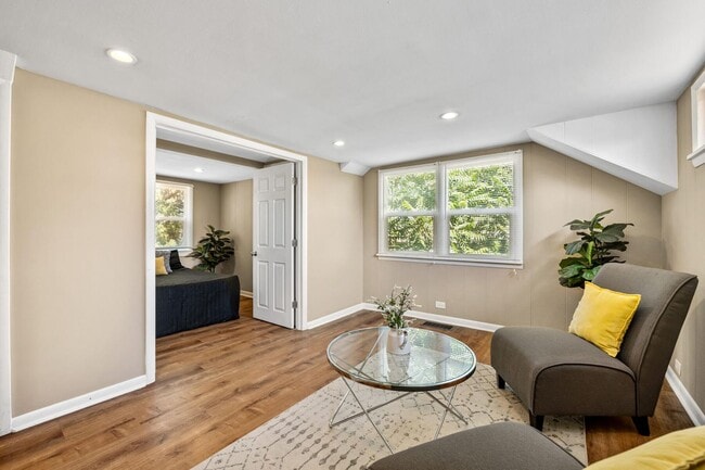 Building Photo - Spacious 2 Bedroom, 2 Bath in Lakewood! **Move-In Special**