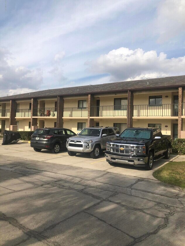 Primary Photo - 100 Canebreakers Dr