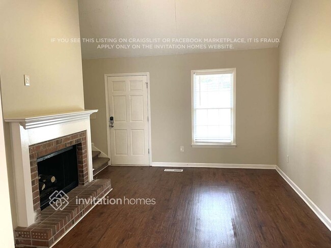 Building Photo - 3000 Meadow Ct