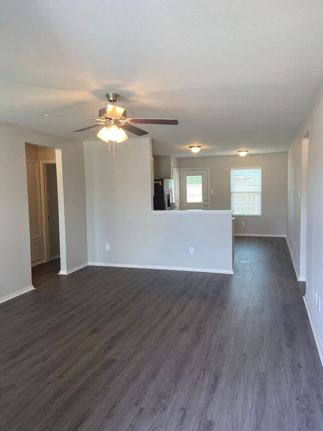 Building Photo - **Valentine's Day Offer!** 3 Bedroom | 2 B...