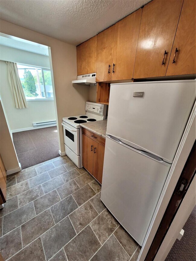 Photo du bâtiment - 1 bedroom in Quesnel BC V2J 2S1