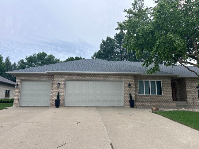 Building Photo - 5115 S Swift Park Dr