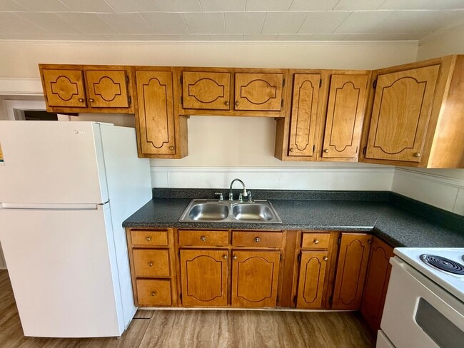 Building Photo - Three bedroom, 1 bath house in Graham