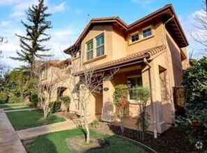 Building Photo - 2043 Catalina Dr