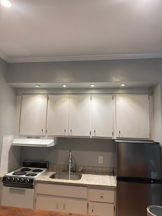 Building Photo - 94 Washington St