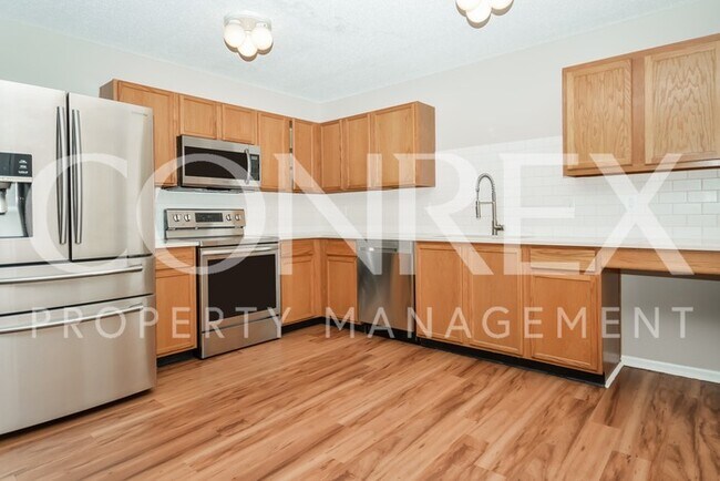 Building Photo - Magnificent 4 Bedroom Home!
