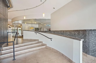 Building Photo - 15 E Franklin Ave