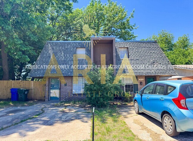 Foto del edificio - 2 Bed/1.5 Bath Shaded Townhome Close to Ca...