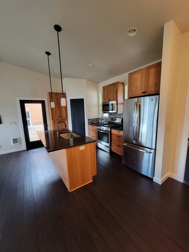 6308 Lake Pointe Wy, Sweet Home, OR 97386 House for Rent in Sweet