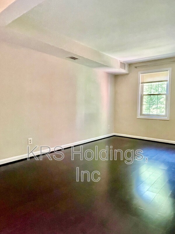 Foto del edificio - 1305 E Abingdon Dr