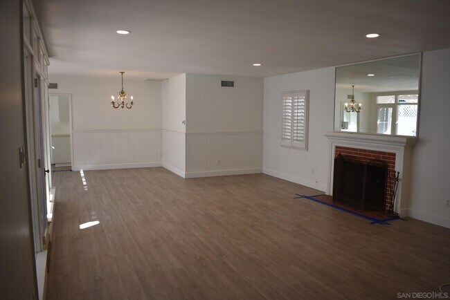 Building Photo - 1234 Churchill Pl