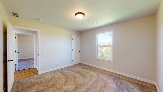Building Photo - Andrew county duplex close to I-29