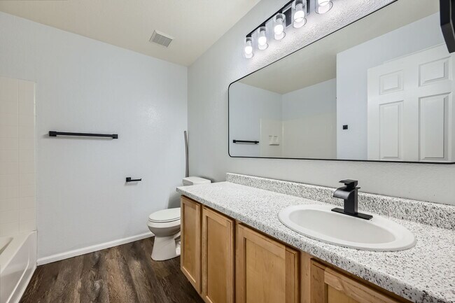 Foto del edificio - 19046 E 57th Pl
