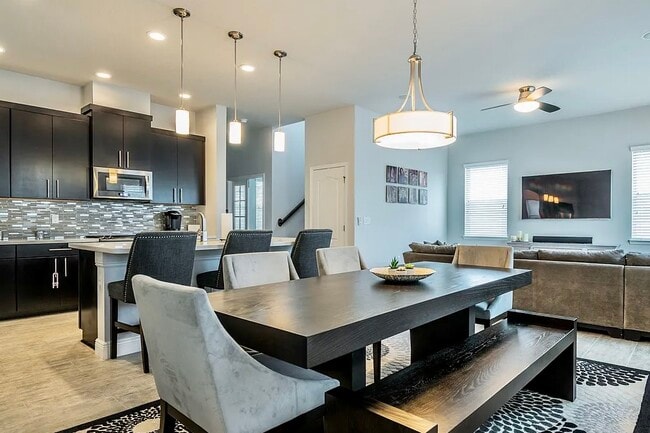 Building Photo - 7602 S Kissimmee St