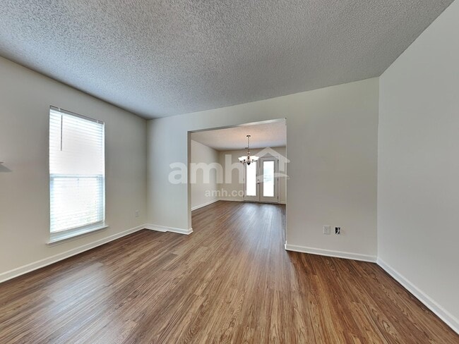 Building Photo - 6335 Dumont Ln