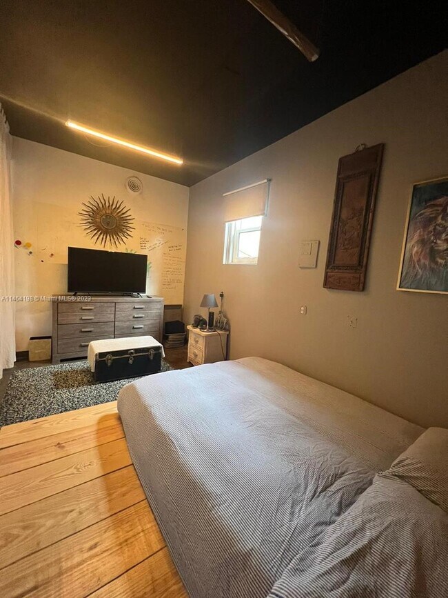 Foto del edificio - 1330 NW 54th St