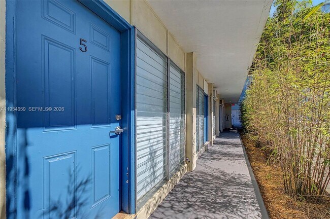 Foto del edificio - 1685 Jefferson Ave