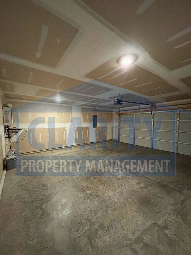 Foto del edificio - Beautiful 3 bedroom home in North Cleveland neighborhood!