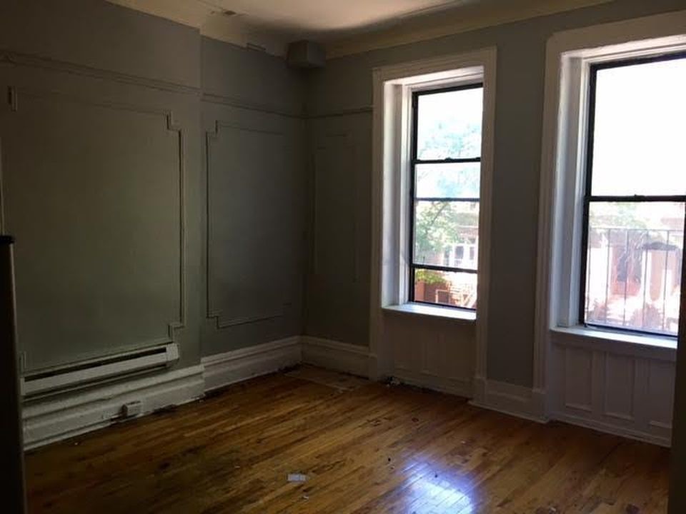 Primary Photo - 102 Macon St