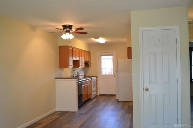 Foto del edificio - 8496 Woodgrove Dr