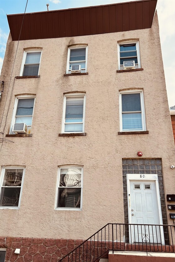 Primary Photo - 80 71st St