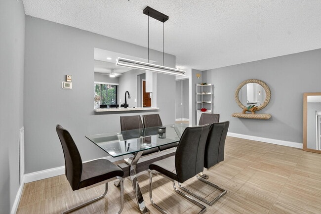 Building Photo - 7773 La Mirada Dr