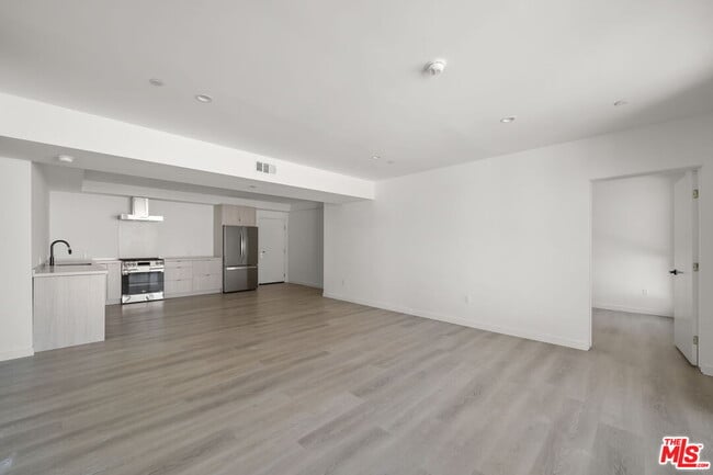 Foto del edificio - 3755 S Canfield Ave