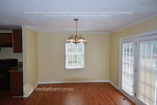 Foto del edificio - 1540 Rose Garden Ln