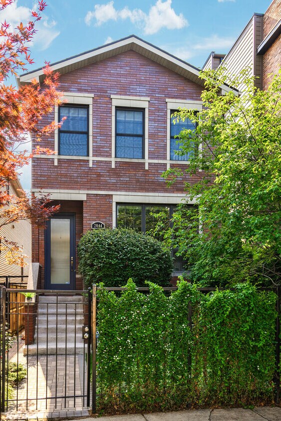 Foto principal - 2044 N Whipple St