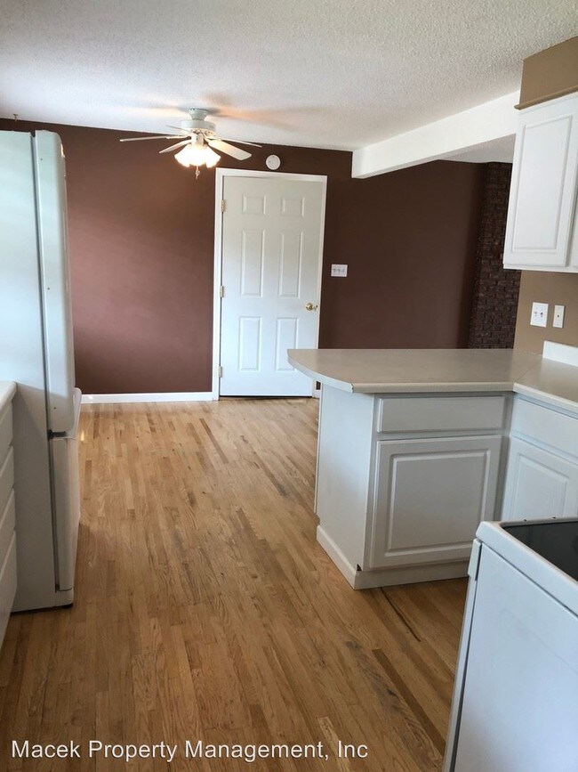 Building Photo - 4 br, 2 bath House - 1305 2nd West Hill Drive