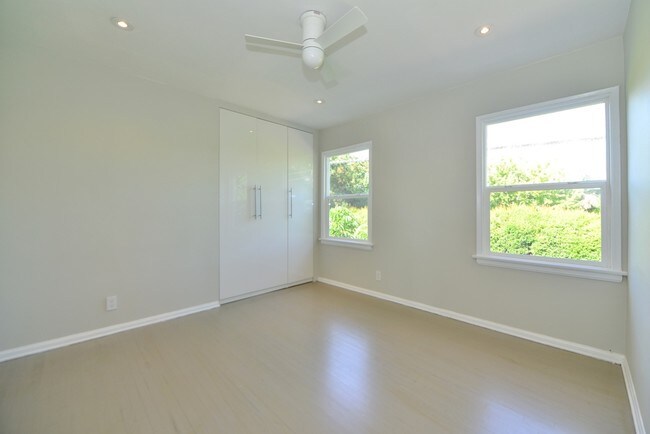 Foto del edificio - 2579 Granville Ave
