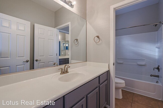 Building Photo - 4 br, 3.5 bath House - 5455 W Molly Ln.