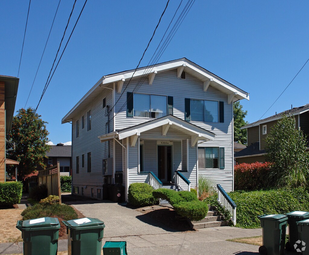 Primary Photo - 4206 Dayton Ave N