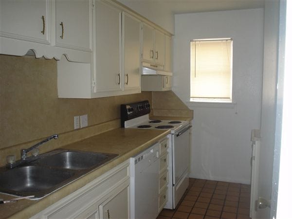 Building Photo - 1806 Highway 35 N