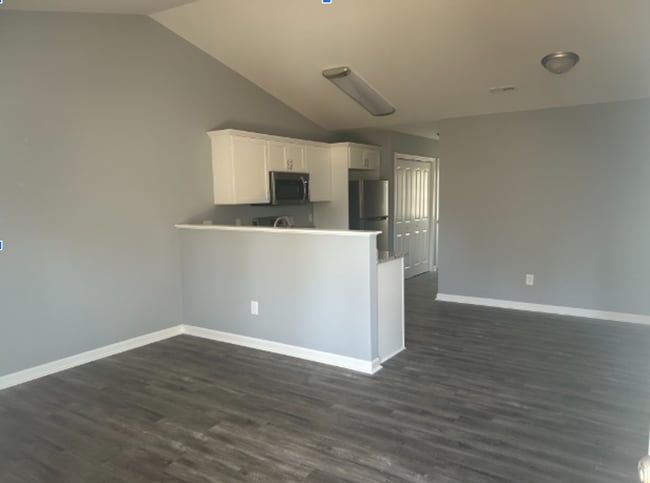 Interior Photo - American Ave NE