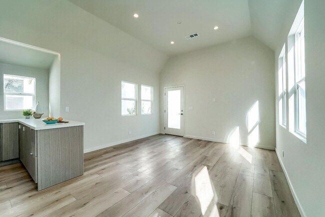 Foto del edificio - 2708-2710 2nd Street