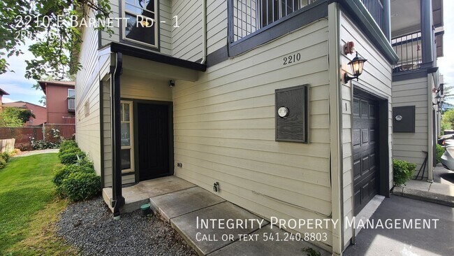 Foto del edificio - 2210 E Barnett Rd