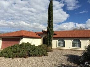 Building Photo - 3125 S Nichols Dr