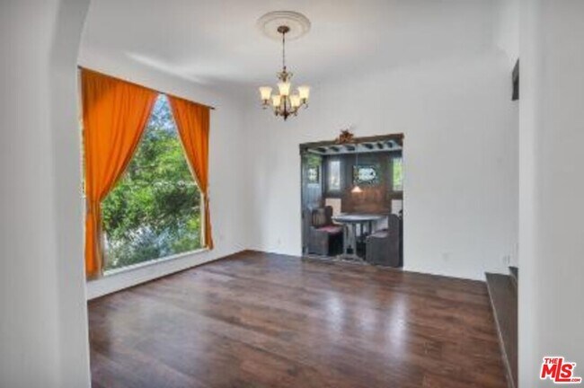 Foto del edificio - 1570 Sanborn Ave