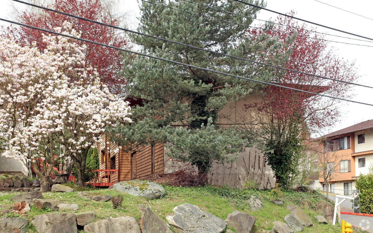 Building Photo - Arbutus Apartments