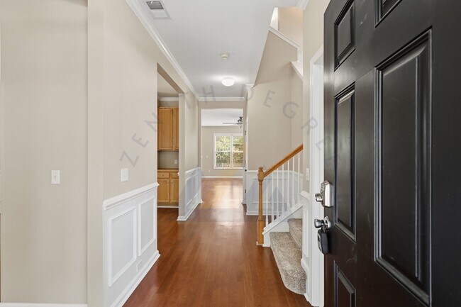 Building Photo - 65 Westbury Way