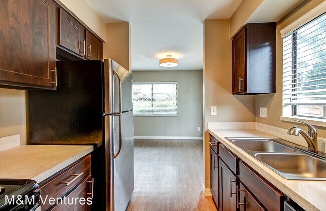 Foto del edificio - 3040-3040 60th Ave SW
