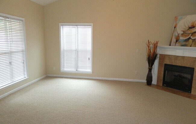 Foto del edificio - 2052 Magnolia Pkwy