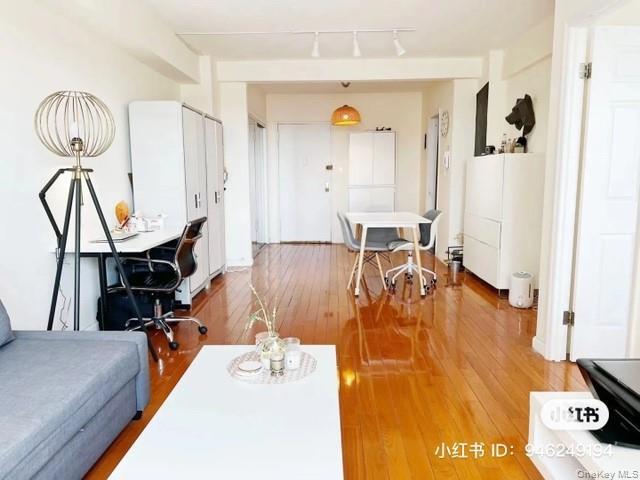 Foto del edificio - 107-40 Queens Blvd