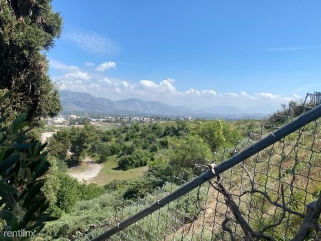 Building Photo - 2 br, 1 bath House - 12800 Woodley Ave