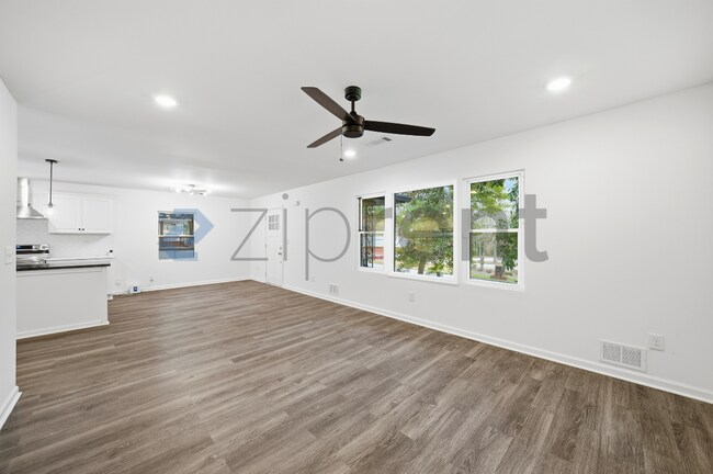 Foto del edificio - 175 Holly Rd NW