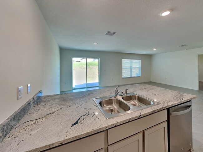 Building Photo - 246 W Twisted Oaks Dr