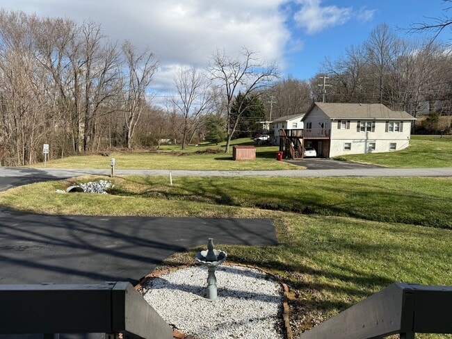 Building Photo - Beautiful Home behind ETSU and 5 minute drive to VAMC