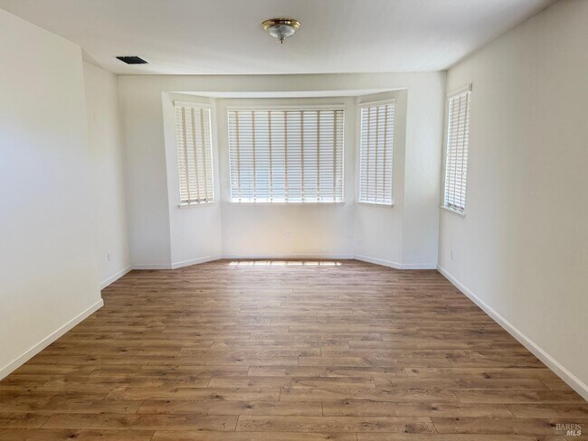 Foto del edificio - 760 Turnberry Terrace