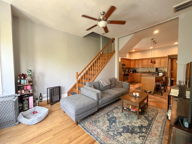 Foto del edificio - 2541 W Cortland St